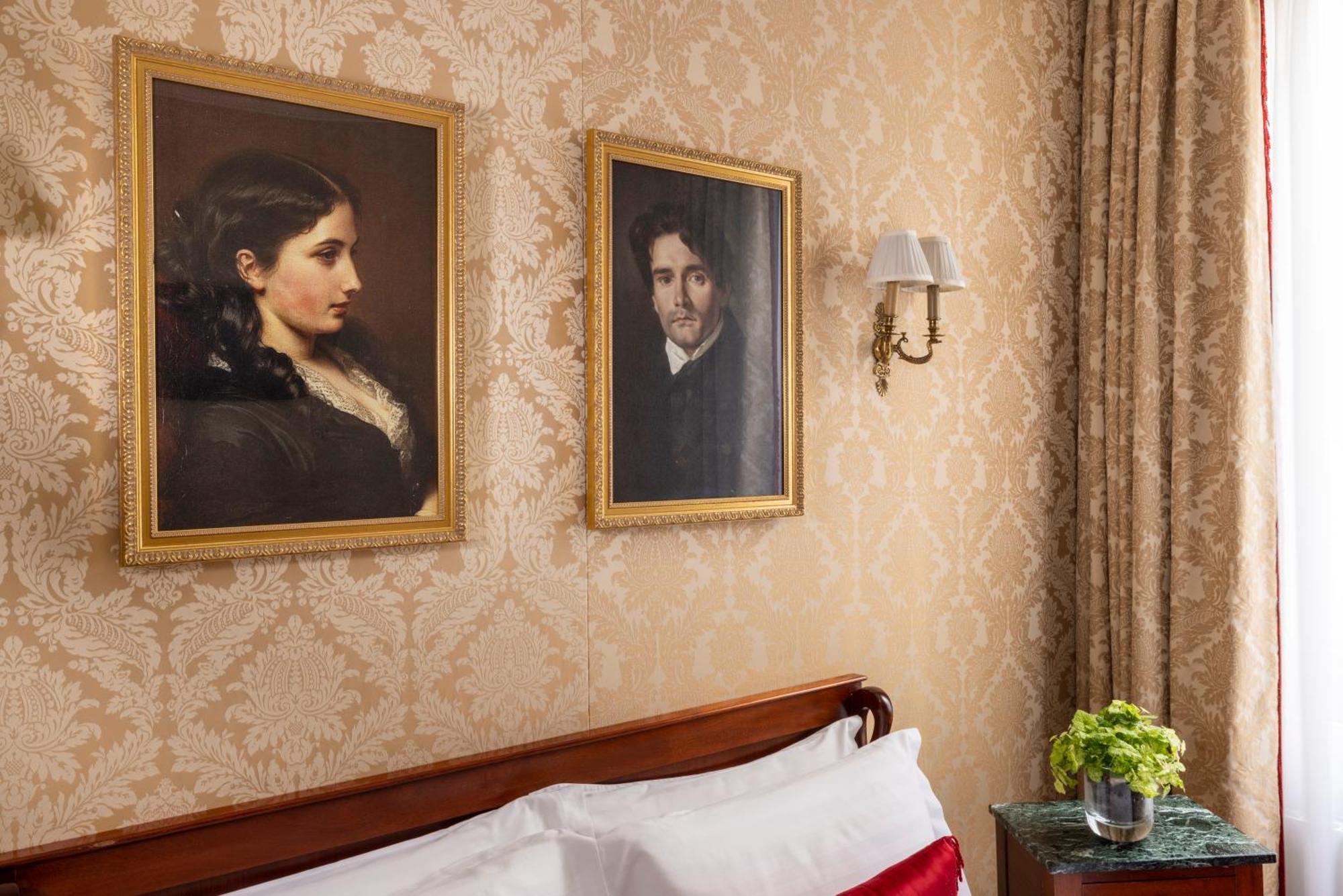 De Seine Hotel Parijs